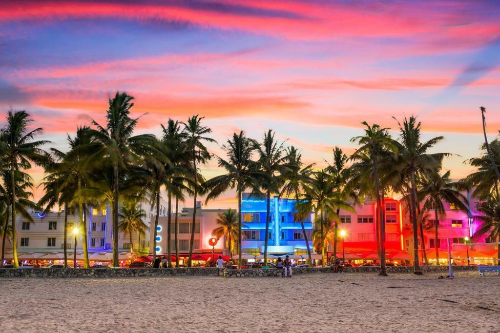 2 Bedroom 2 Bath With Patio On 11Th Collins Ave Miami Beach Exterior foto